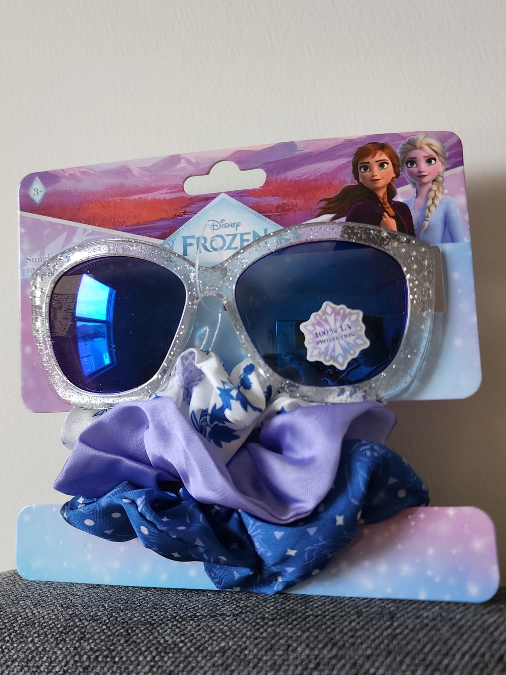 Disney Frozen Sunglasses & Scrunchies Set